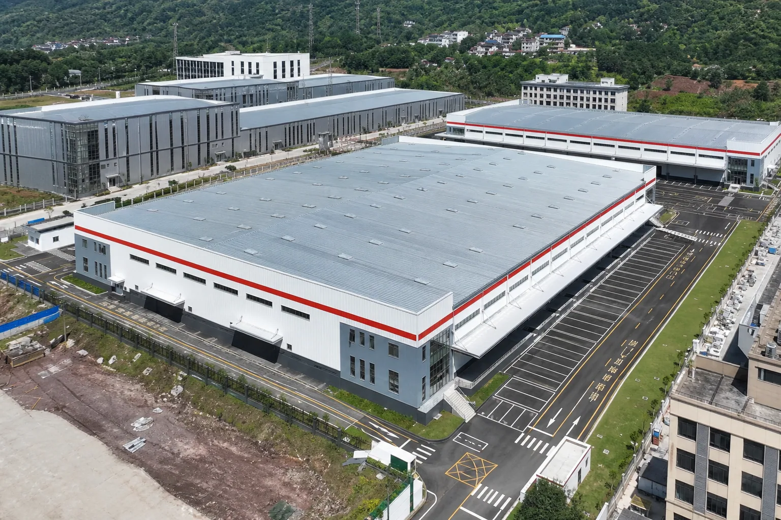 Aerial view of the Yuantong Express Lishui warehouse complex